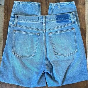 Abercrombie & Fitch The Mom High Rise Jeans